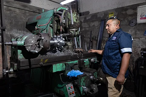 Área de trabajo y atención técnica del taller